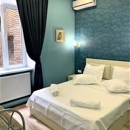 Griboedov 13 Aparthotel Tbilisi ภายนอก รูปภาพ